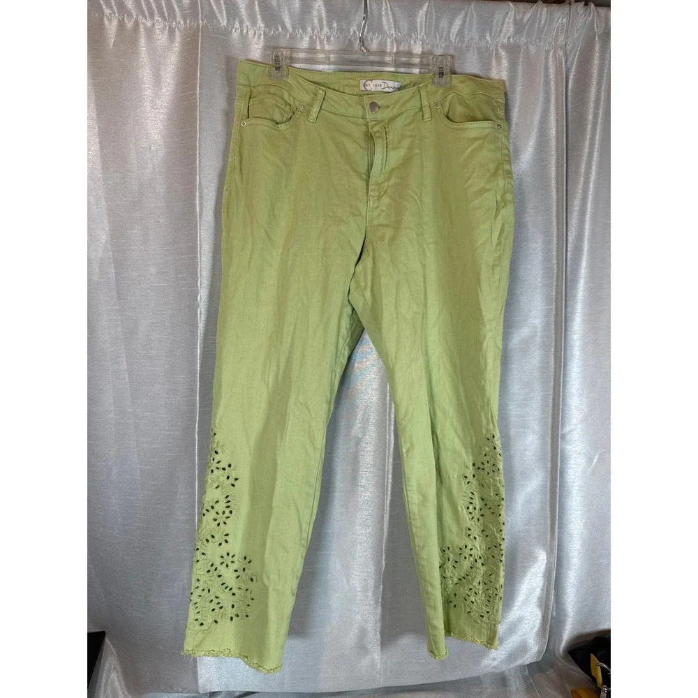 C Denim Est.‎ 1946 Curvy Jeans Size 14 Green Floral Cutout Raw Hem